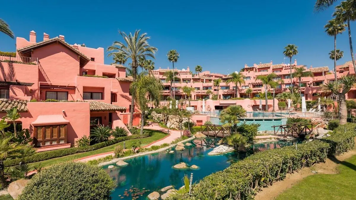 Mediterranean Bliss - 3 Bedroom Ground Floor Apartment إِستيبونا