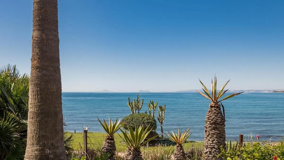 Mediterranean Bliss - 3 Bedroom Ground Floor Apartment إِستيبونا 0*,  إسبانيا